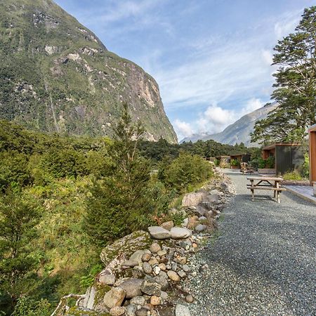 Milford Sound Lodge ภายนอก รูปภาพ