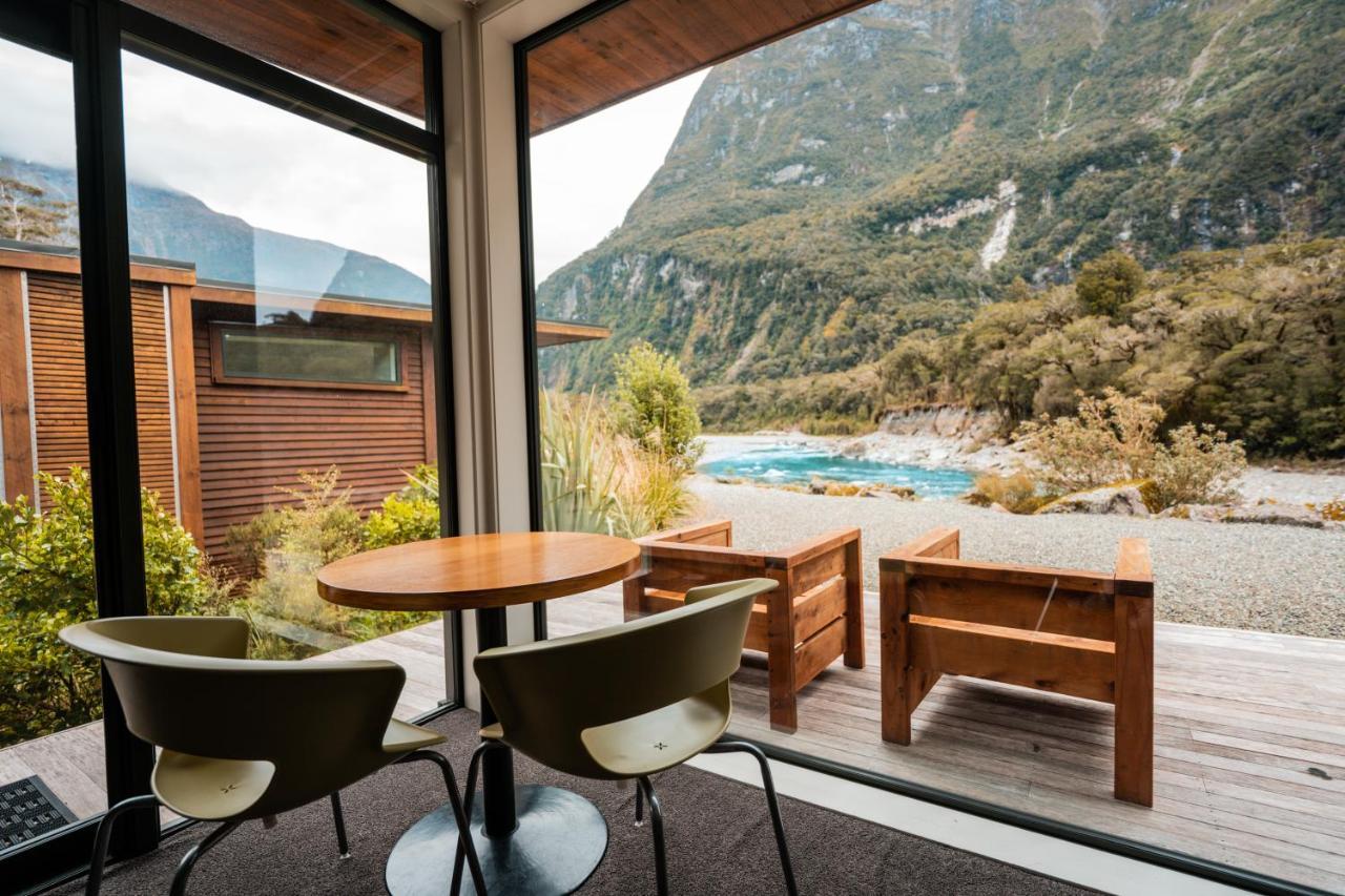 Milford Sound Lodge ภายนอก รูปภาพ