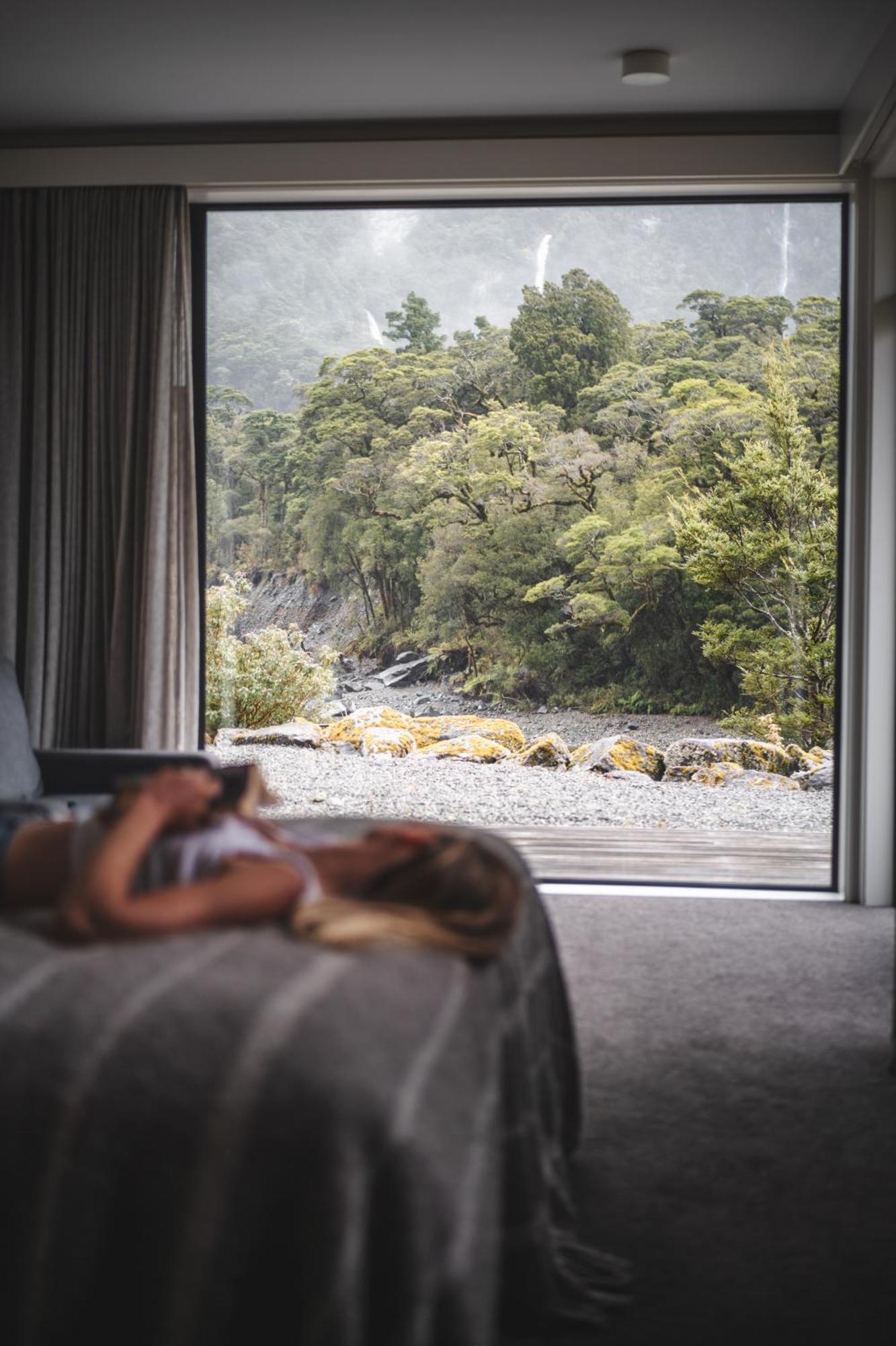 Milford Sound Lodge ภายนอก รูปภาพ