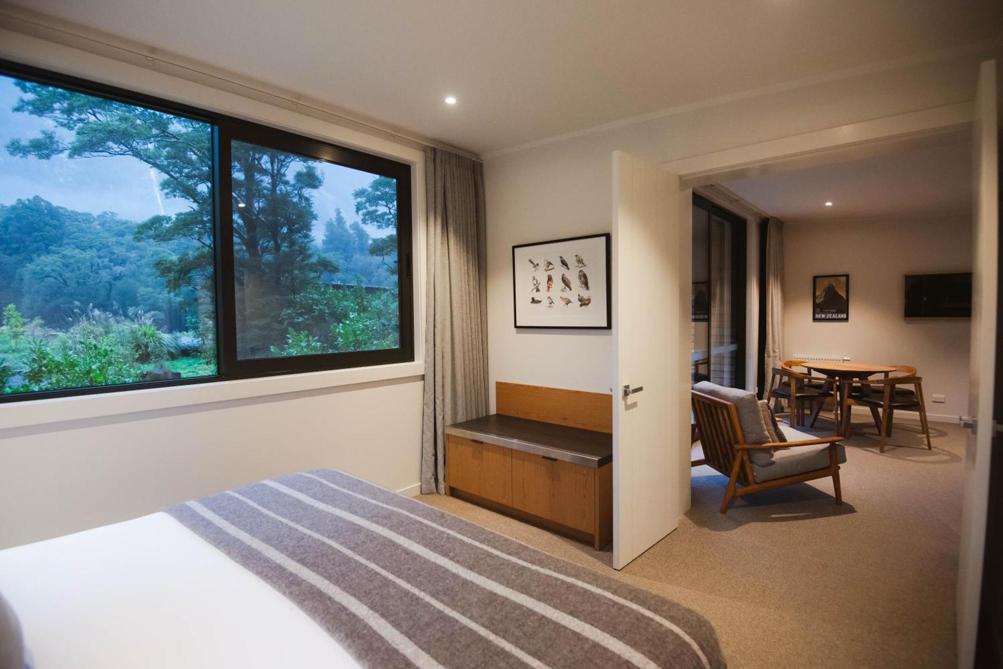 Milford Sound Lodge ภายนอก รูปภาพ